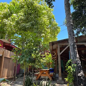 hostel-banana-bungalow-maui.hotelsinhawaii.org/
